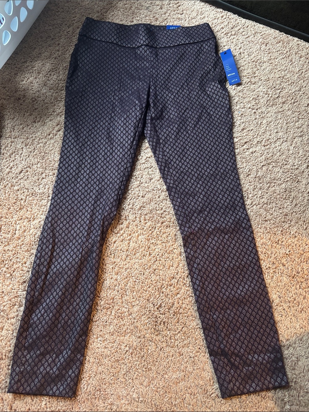 Apt. 9 women purple / Gray patterned chinos